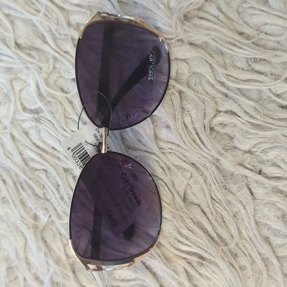 Sunglasses - Picture 4 of 4